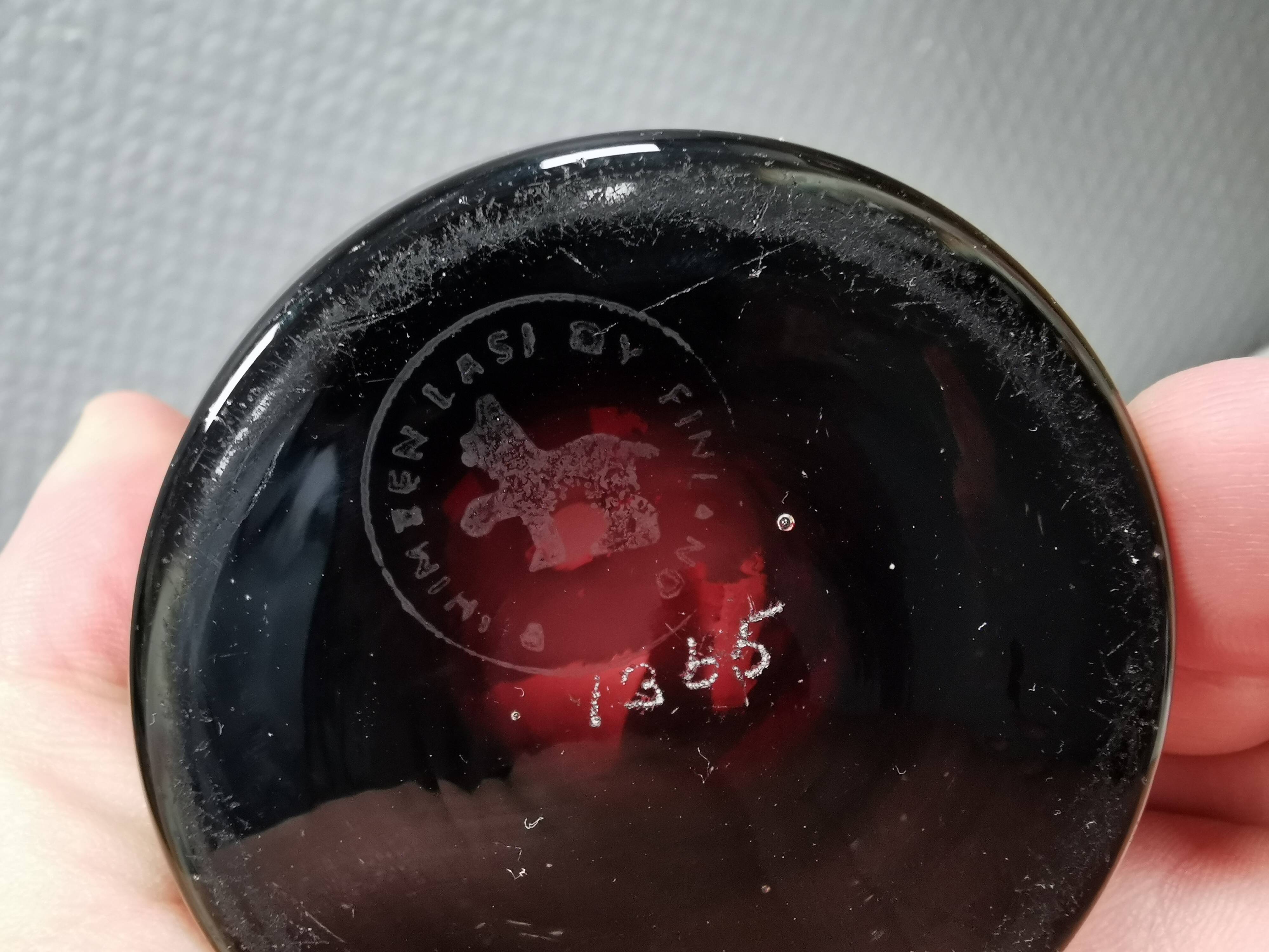 Timeless, mouth-blown glass vase, number 1365 by Tamara Aladin for Riihimäen Lasi Oy Finland 1960s