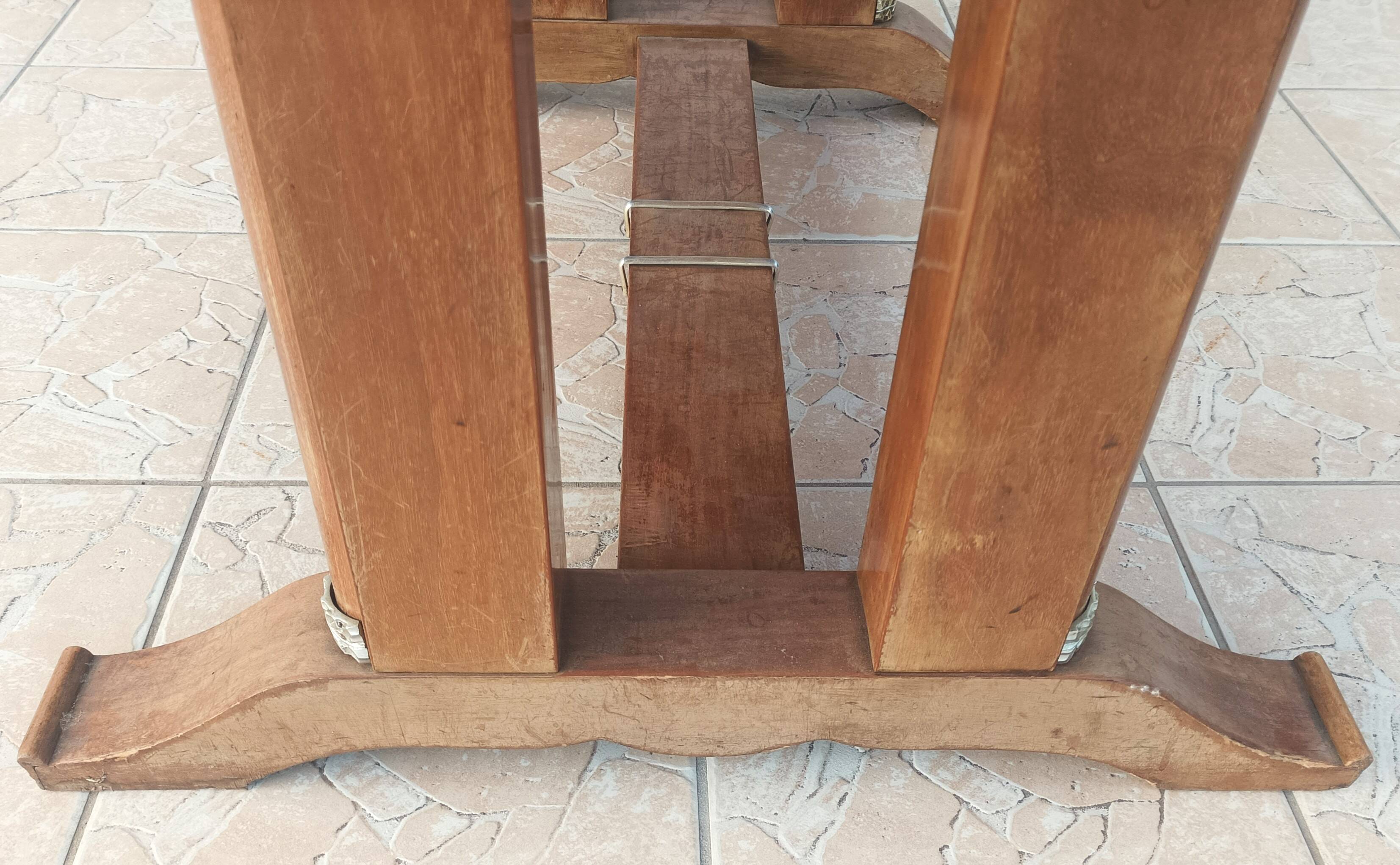 Art Deco table in burr walnut