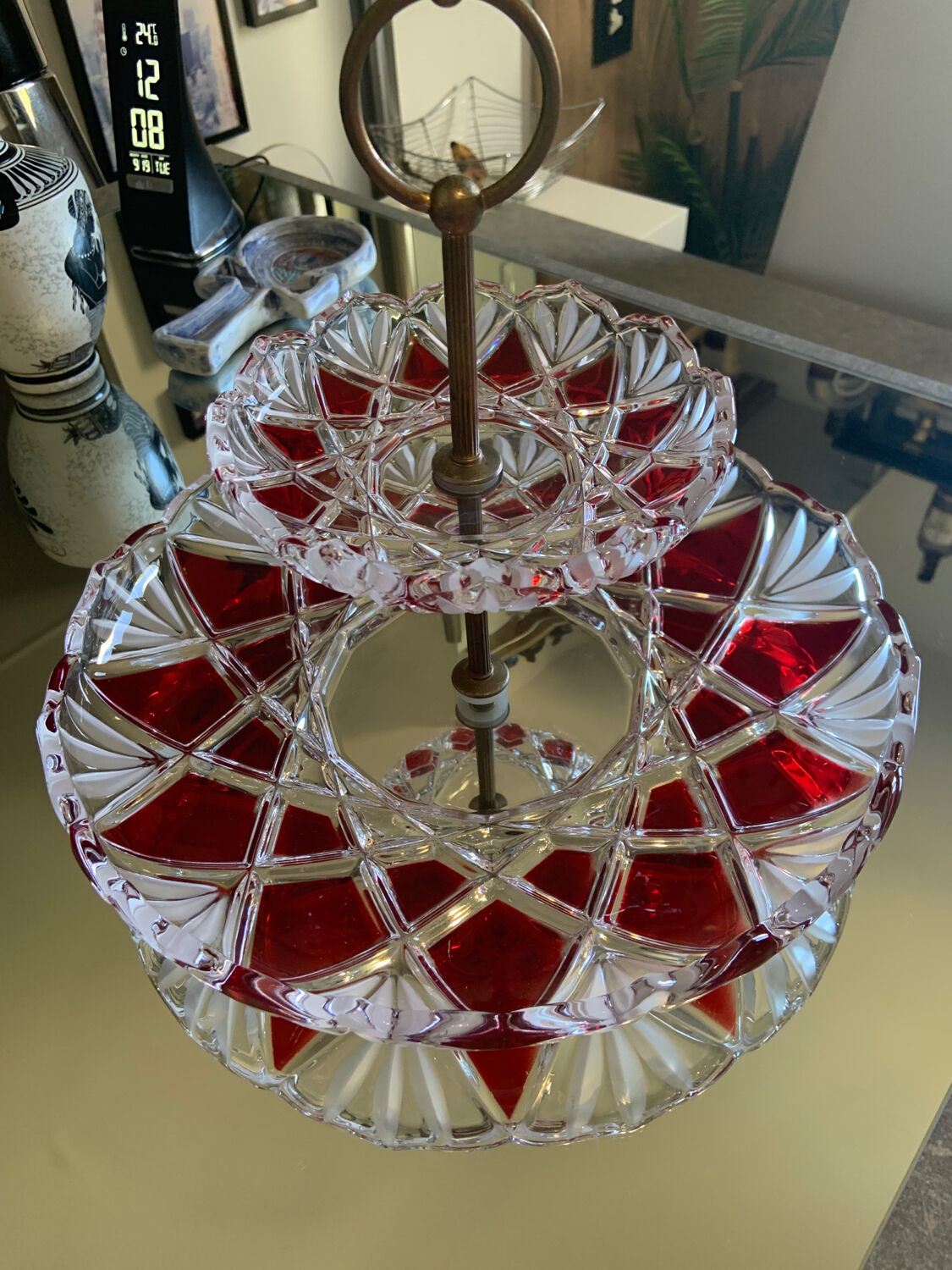 Old crystal cake display