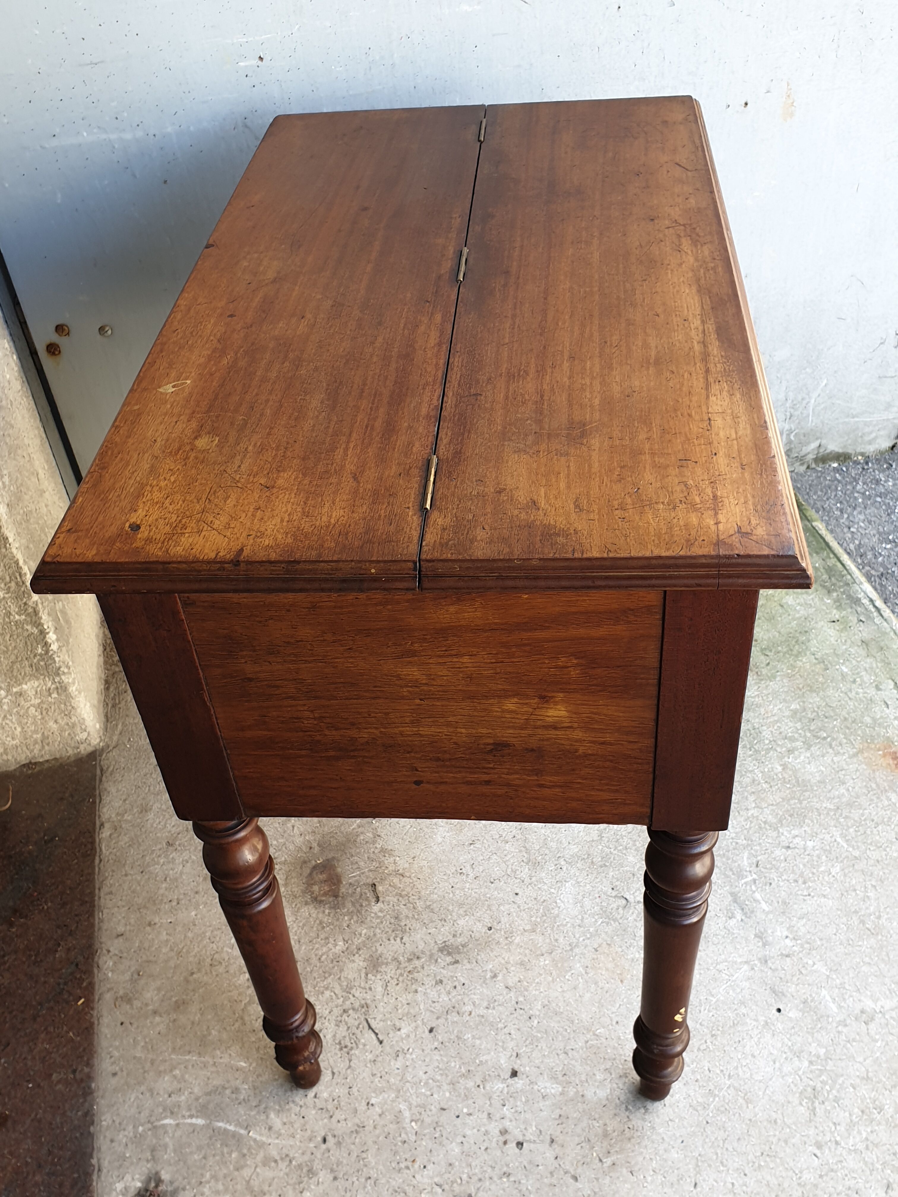 Commodity Of old jeweler