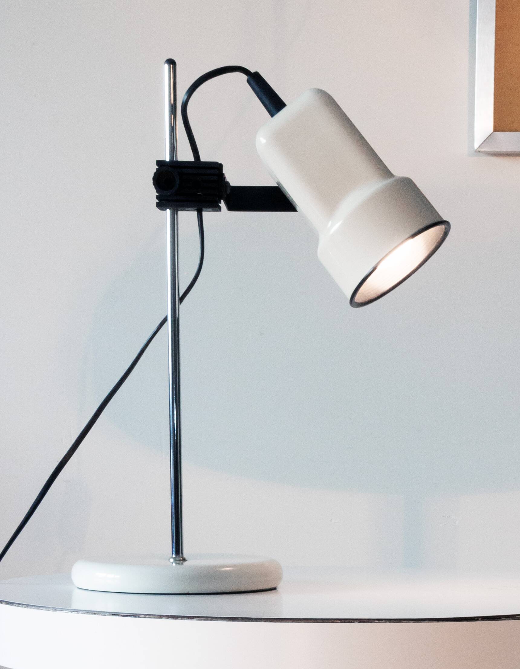 Desk lamp from the 70s and 80s, chrome and white lacquered metal