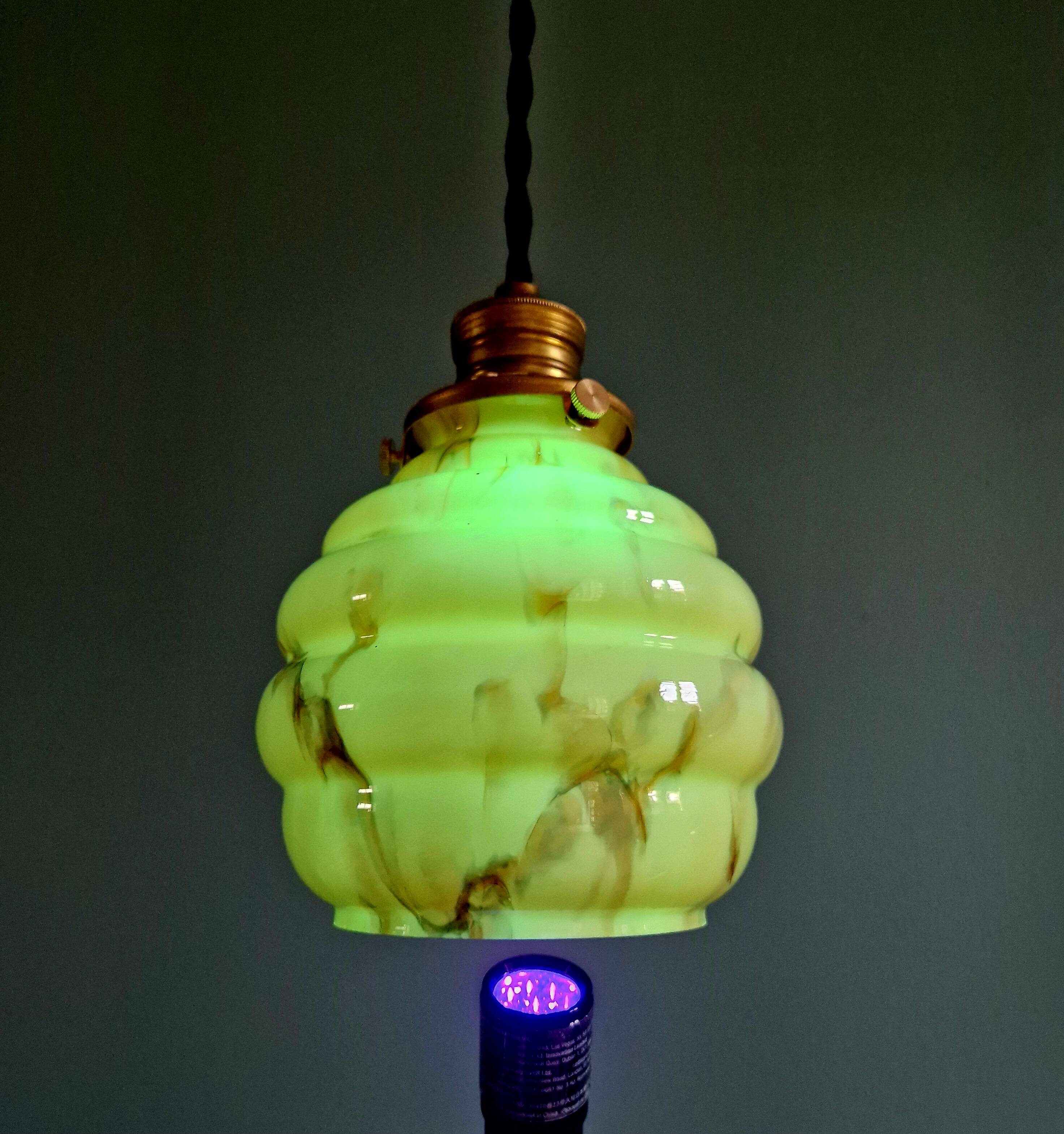 Art Deco suspension in marbled opaline with ouraline (4 available)