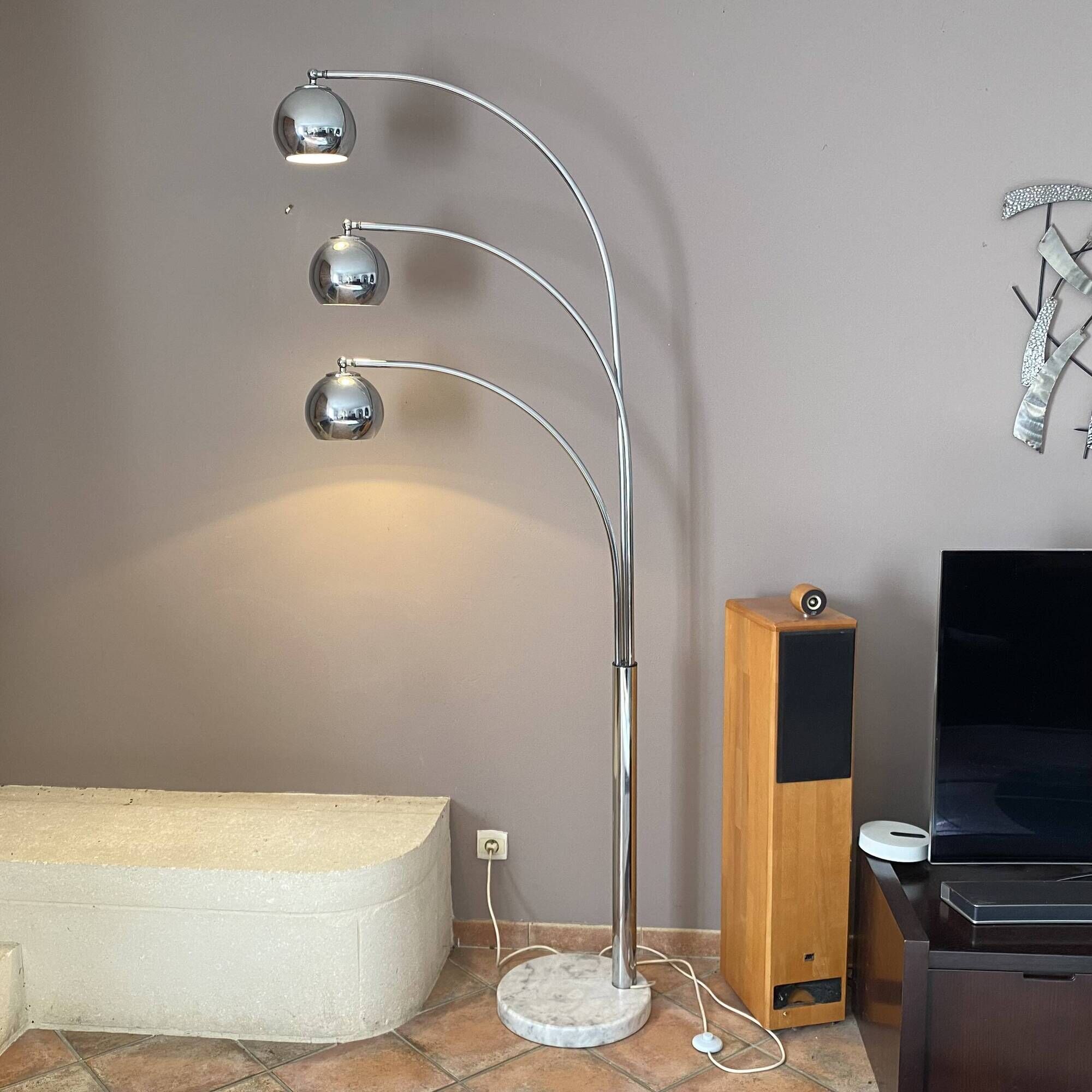 Lily of the Valley Floor Lamp. Goffredo Reggiani. 1970.