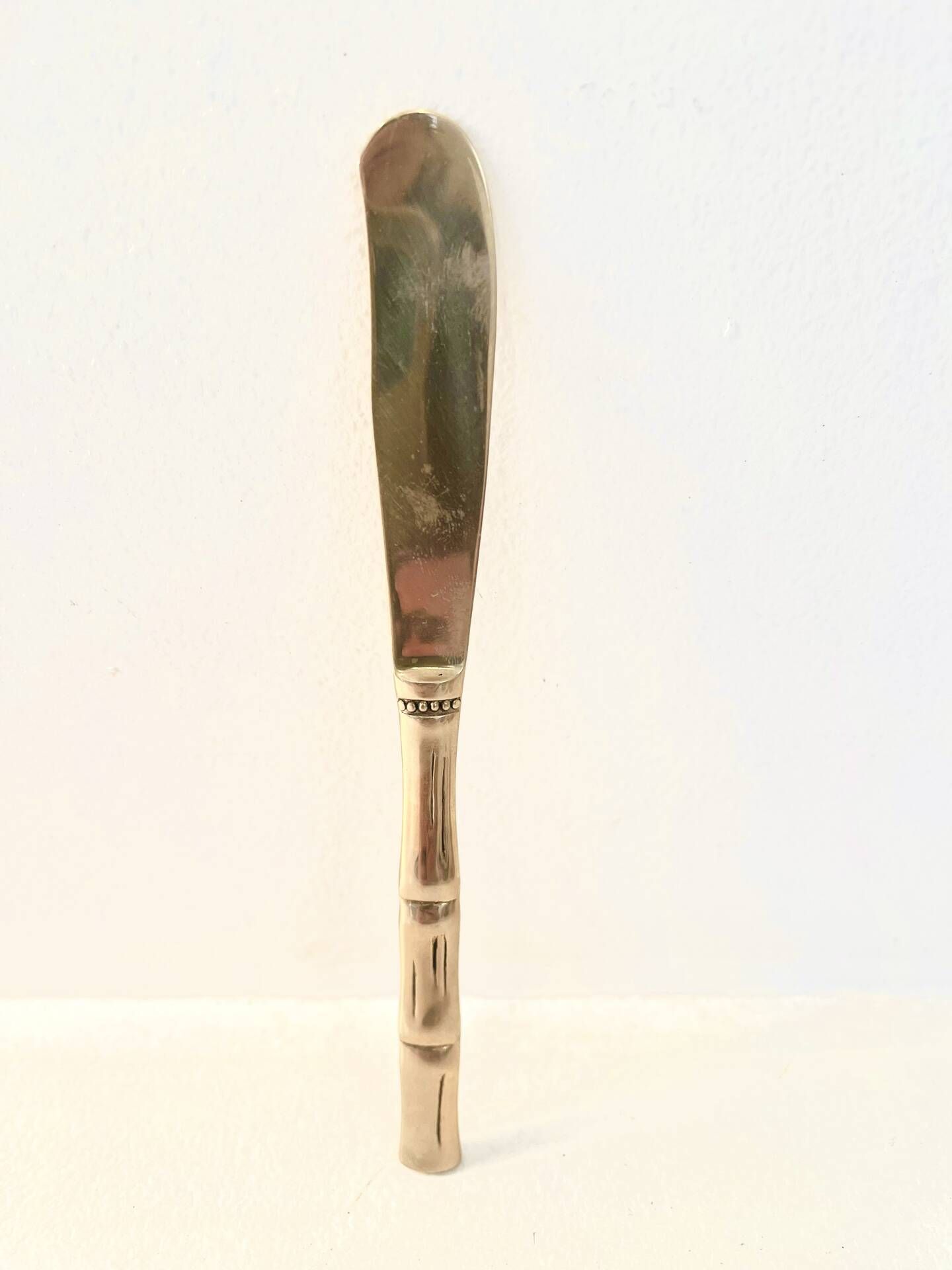 Couteau à beurre en laiton doré, Hollywood Regency – circa 1970