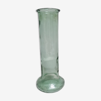 Vase à poser en verre avec des bulles dans le verre
