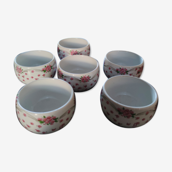 Service of small six cups for tea, cream, fruit salad or coffee