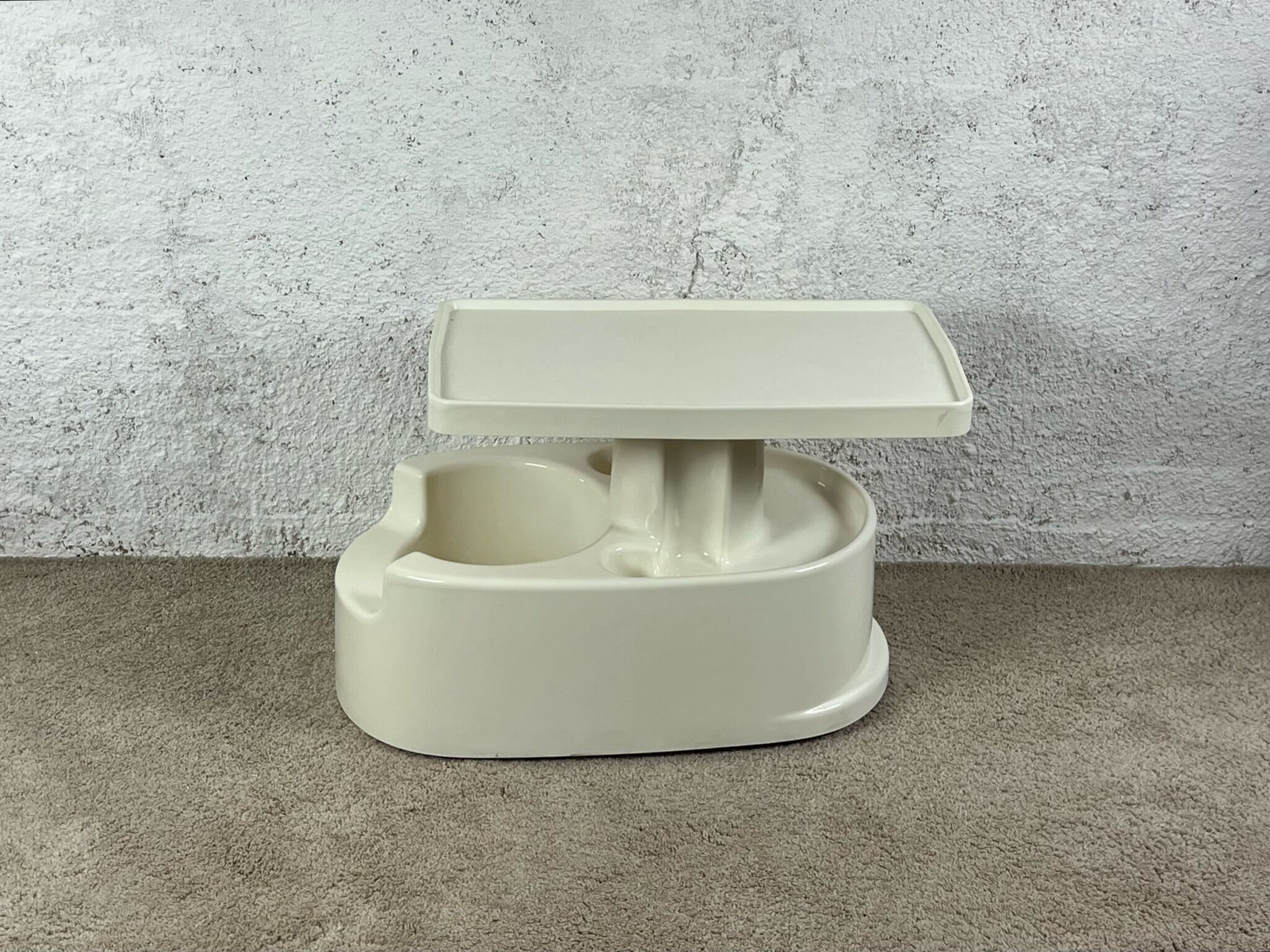 Desserte space age en plastique des années 70, design vintage made in italy