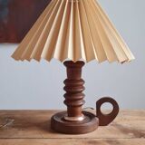 Table lamp in turned wood