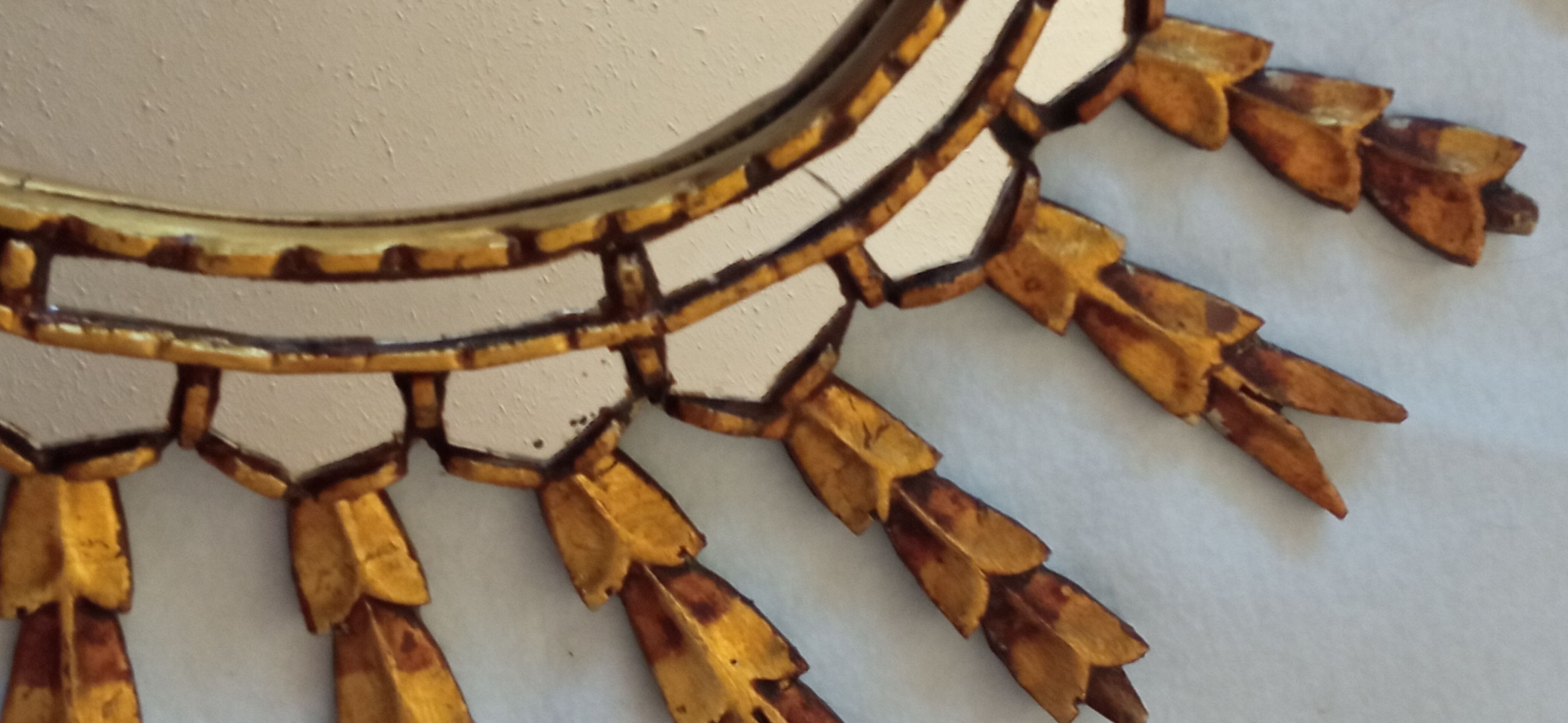 Sun mirror in gilded wood, 60x52 cm