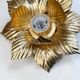 Applique fleur en métal doré à la feuille d'or vintage 1970 - 80