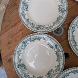 Ensemble de 9 anciennes assiettes plates modèle Guadeloupe Saint Amand
