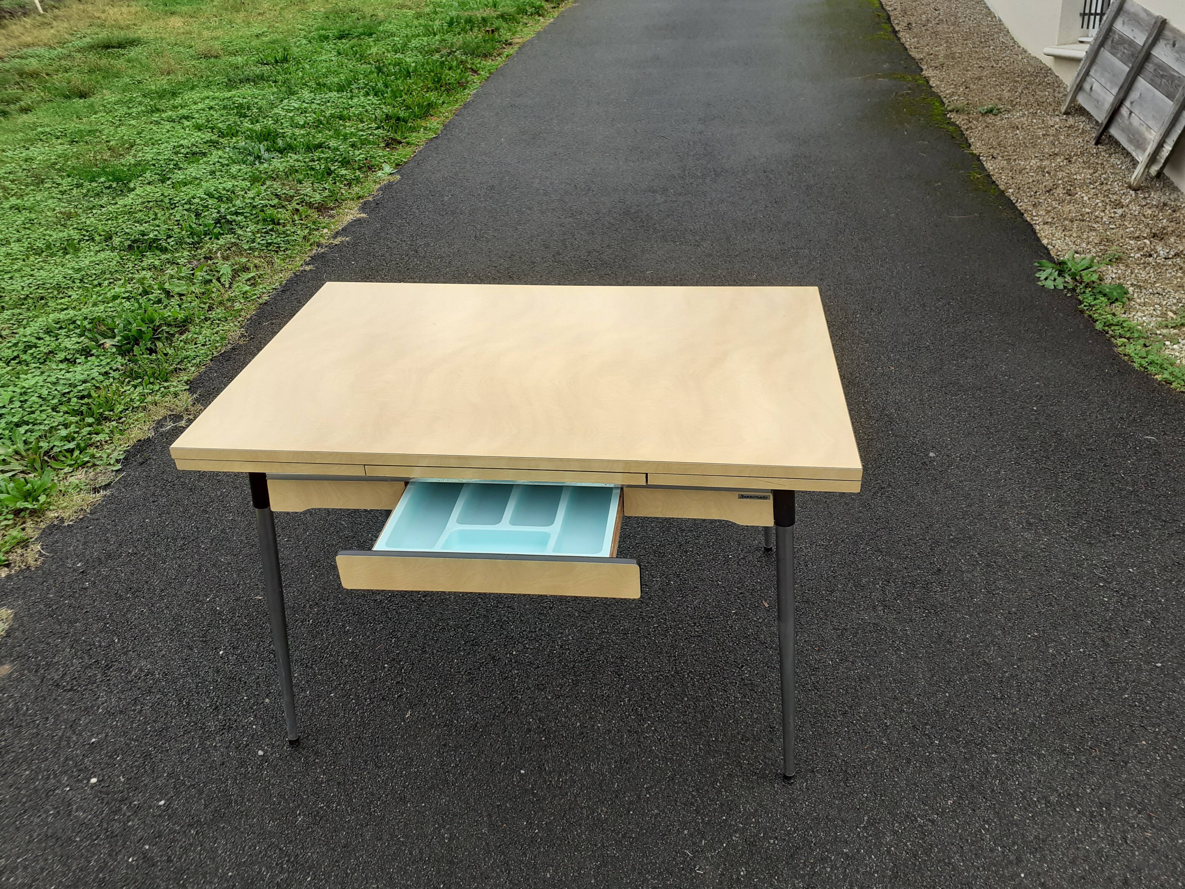 Formica table