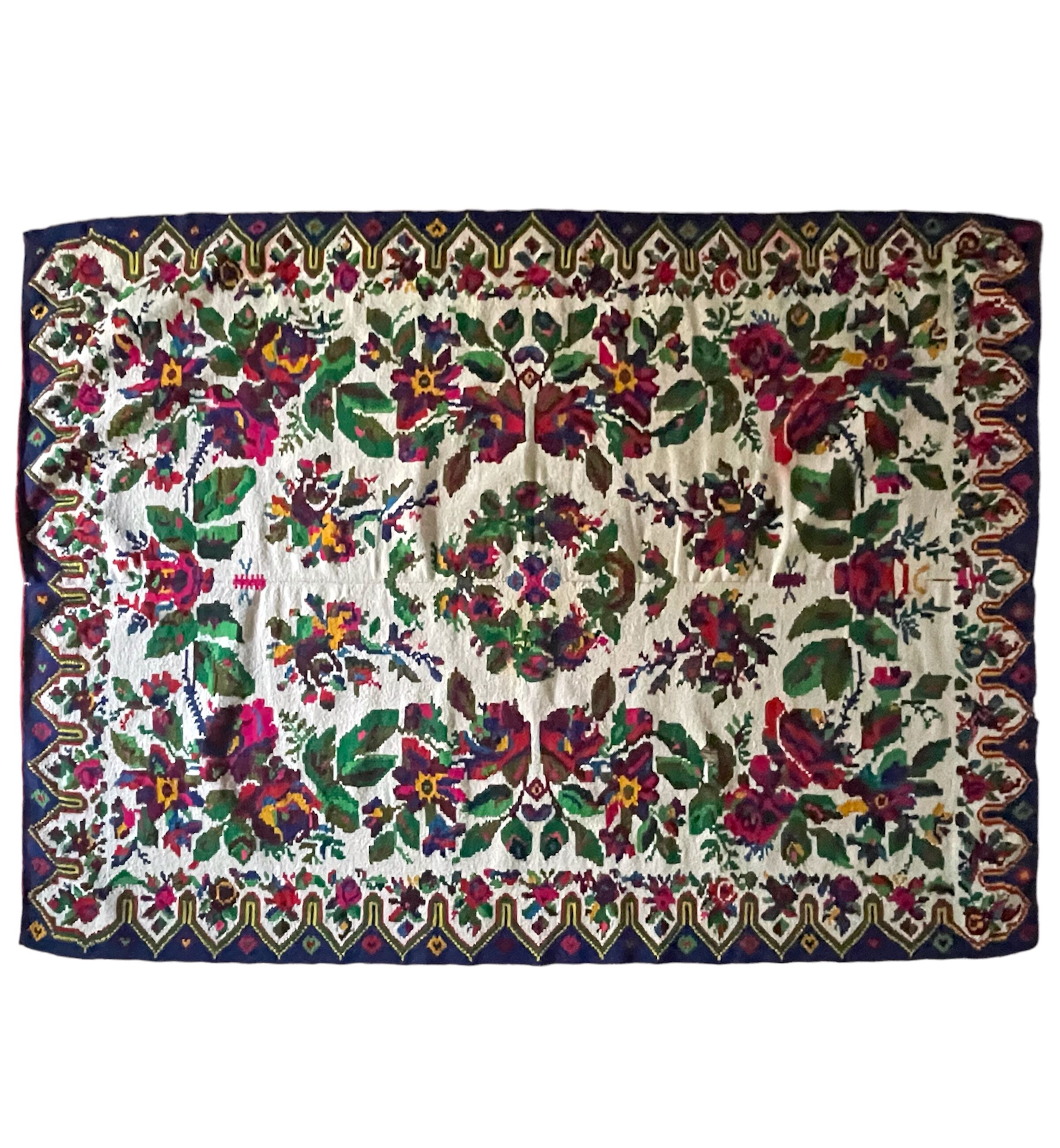 White vintage floral rug made by hand in Romania, beautiful flowers