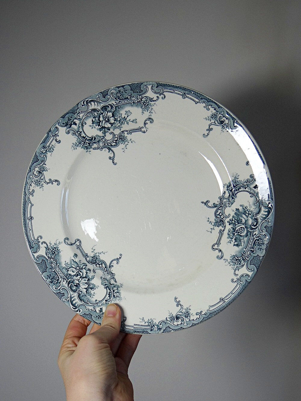 6 antique Boch Frères Keramis plates, Dauphin model, blue decoration, 19th-20th century.
