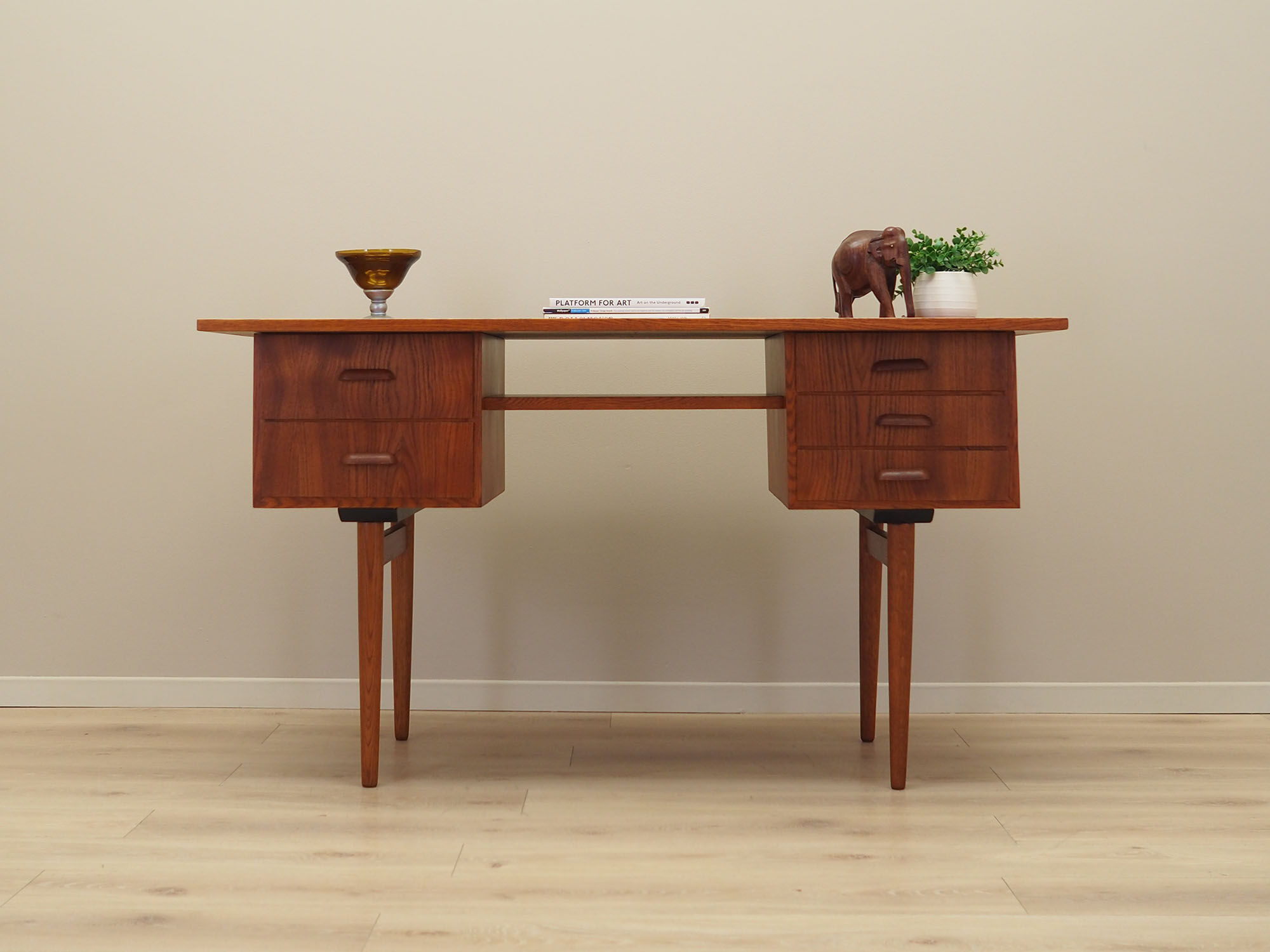 Teak desk, Danish design, 1970s, production: Denmark