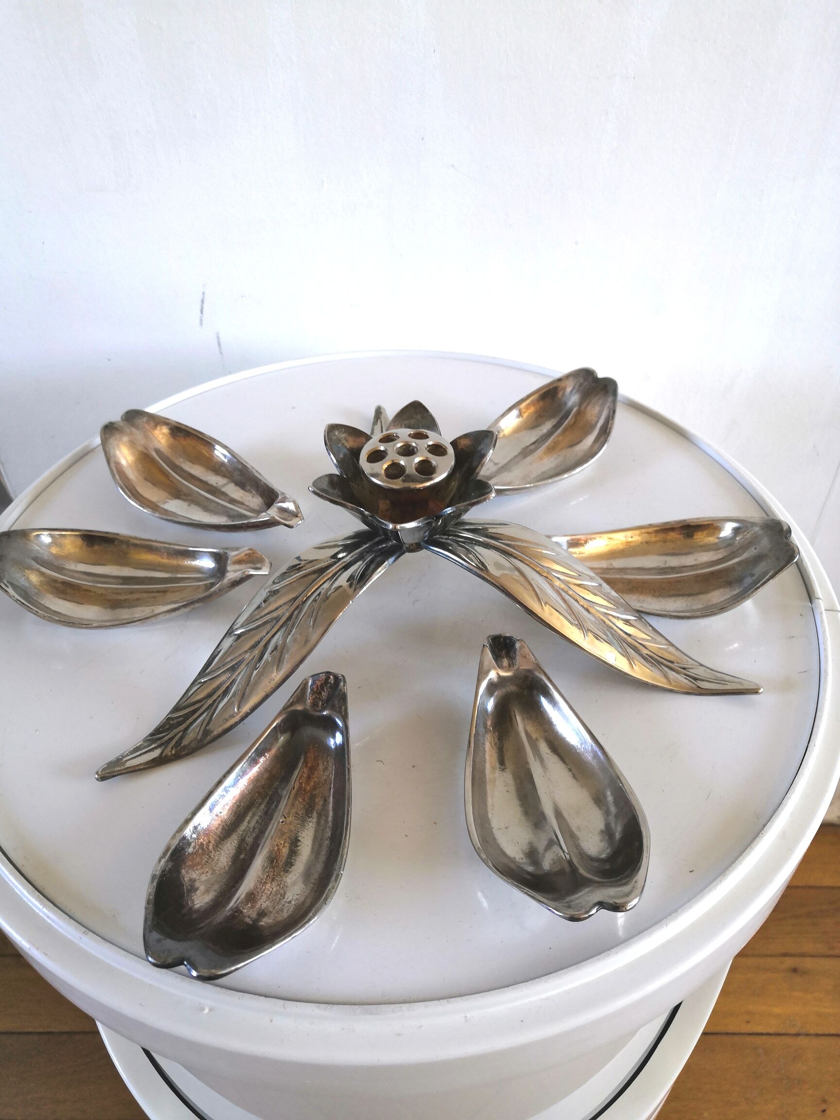 Ashtray flower petals Cenicero WA Italy 60s