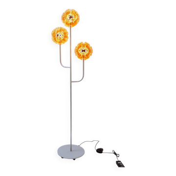 Lampadaire orange « Coral Ball » par QisDesign