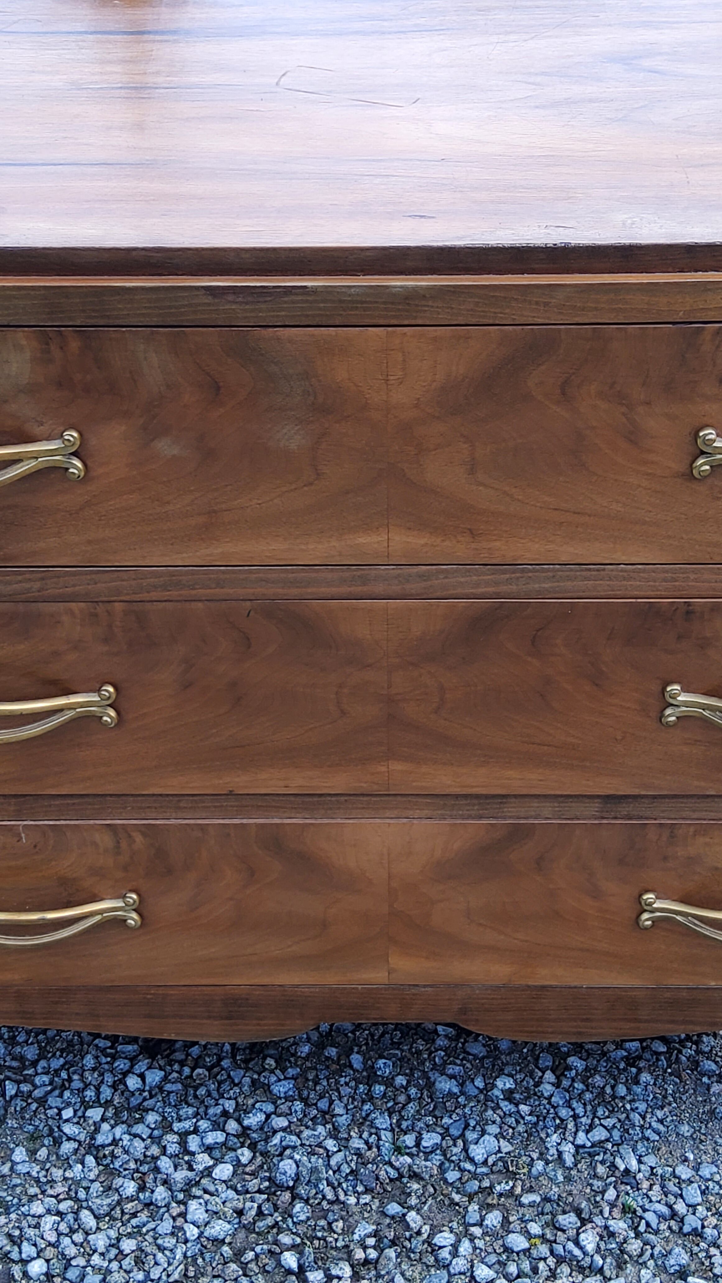Chest of drawers from the 40s/50s in golden blond walnut 3 drawers feet compass