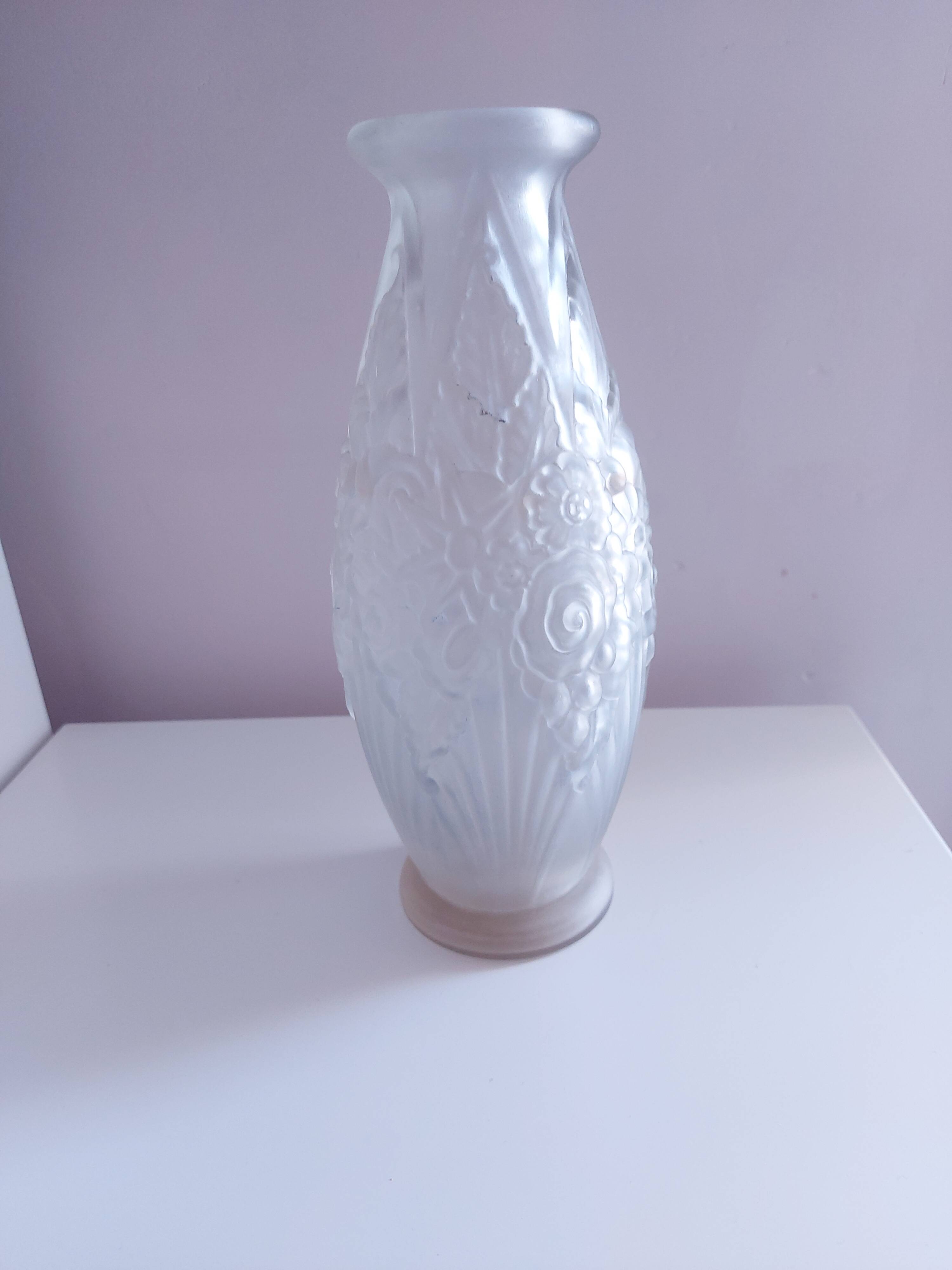 Art deco vase