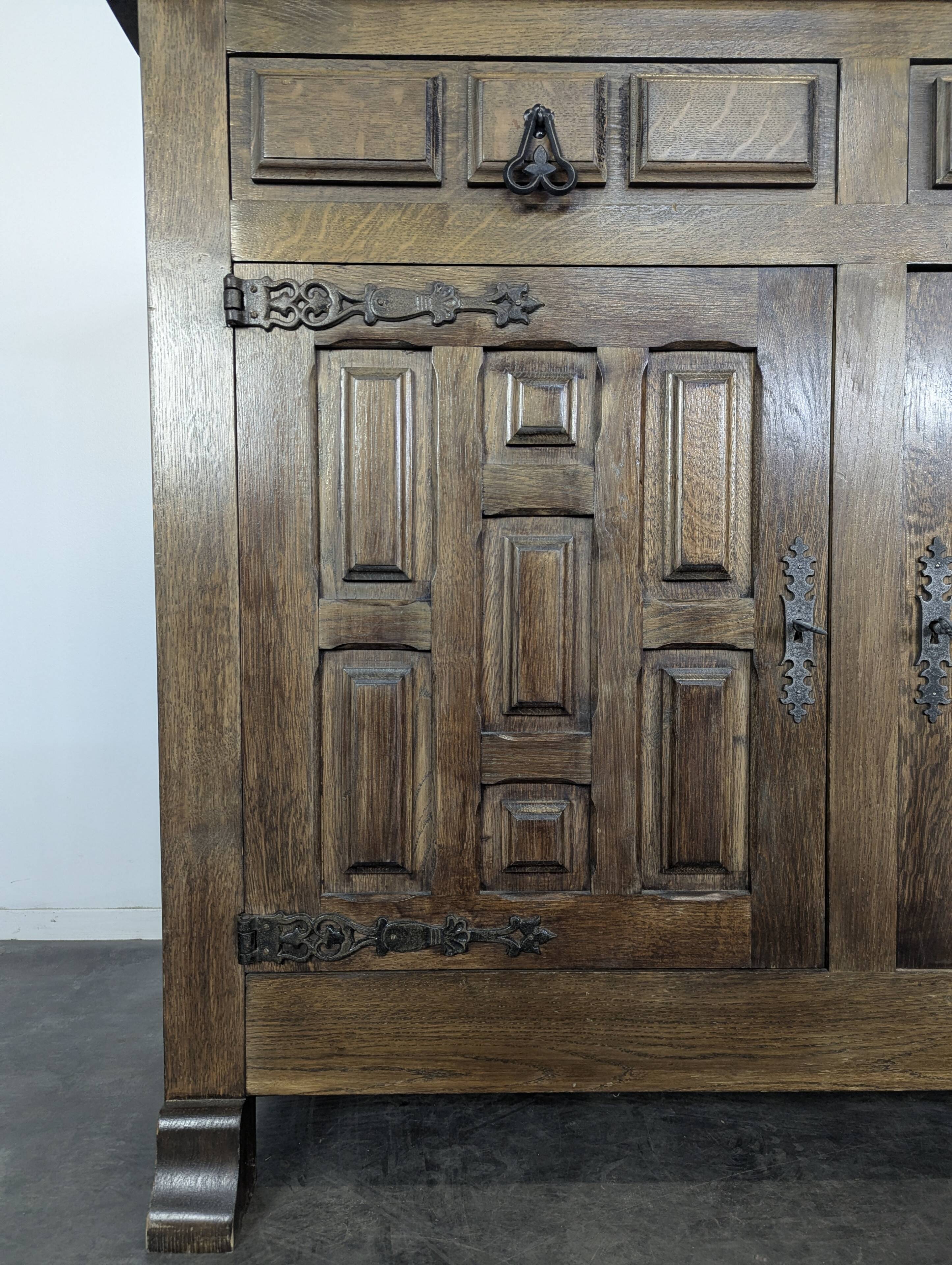 Spanish enfilade in solid oak