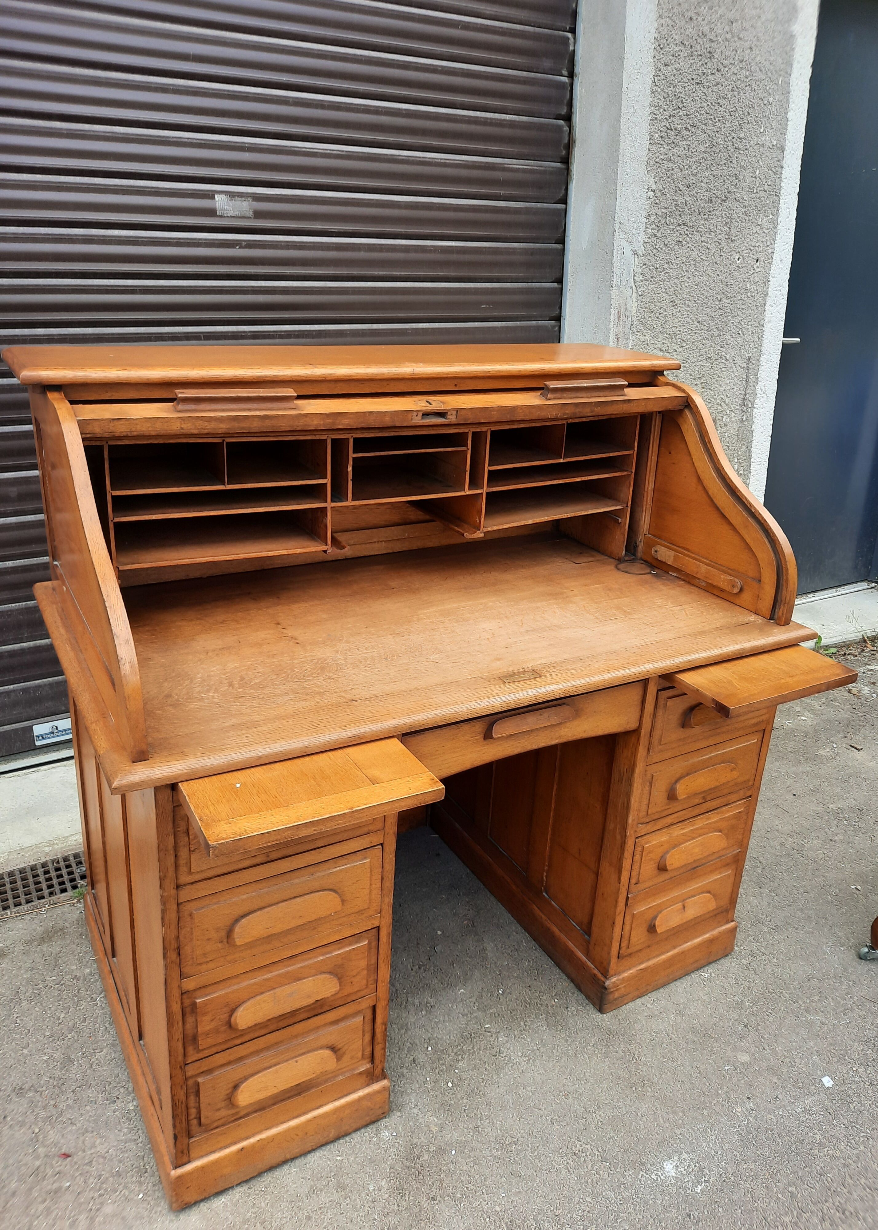 Bureau américain en chêne et son fauteuil