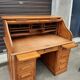 Bureau américain en chêne et son fauteuil