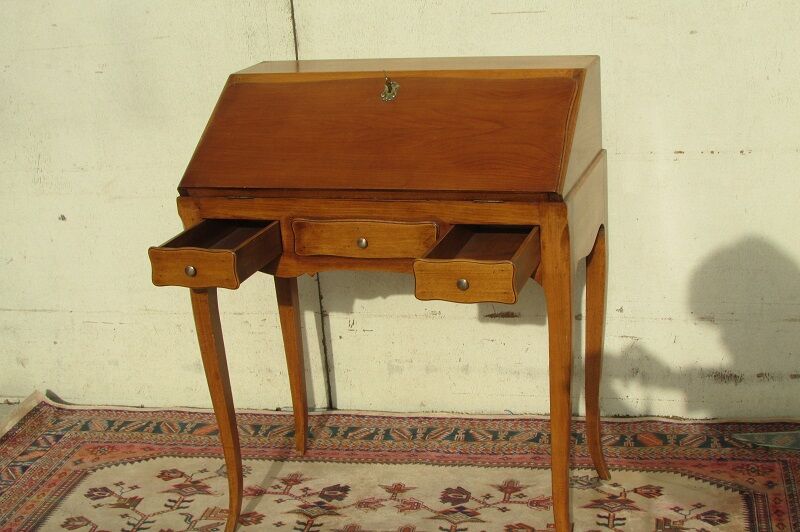 Writing desk