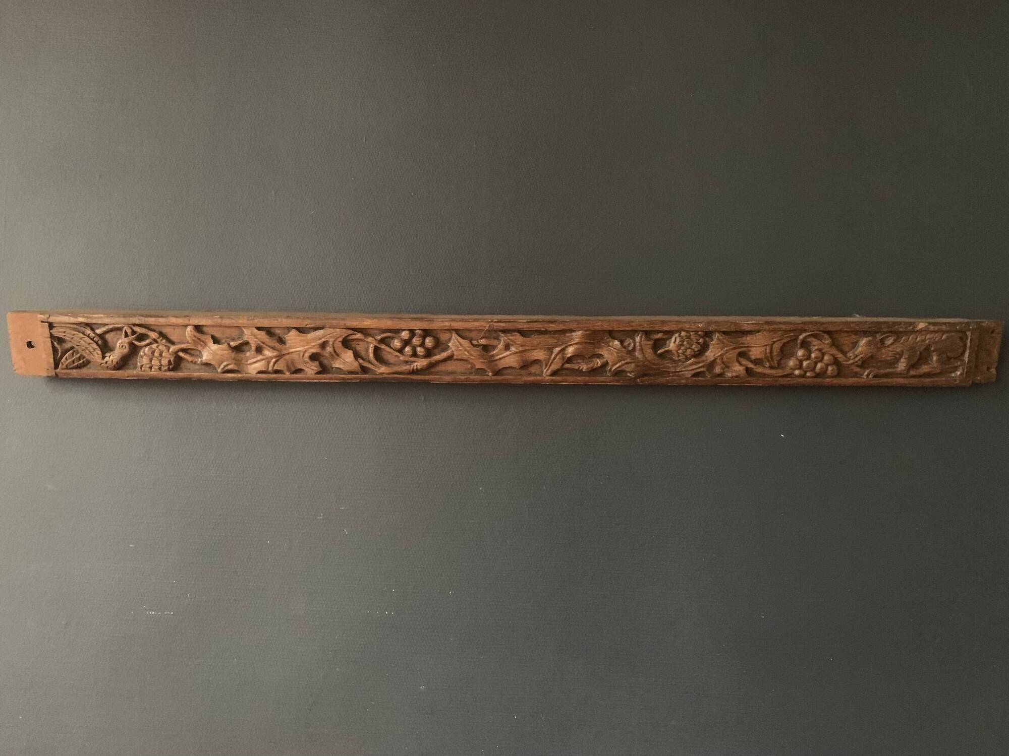 Haute époque wall frieze in carved walnut wood, 16th century