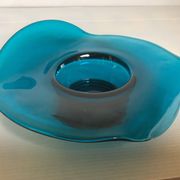 Bougeoir tordu en verre bleu