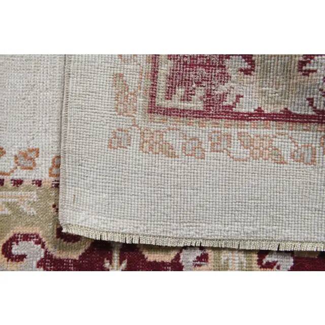Tapis de couloir vintage turc Oushak fait main en laine et coton blanc