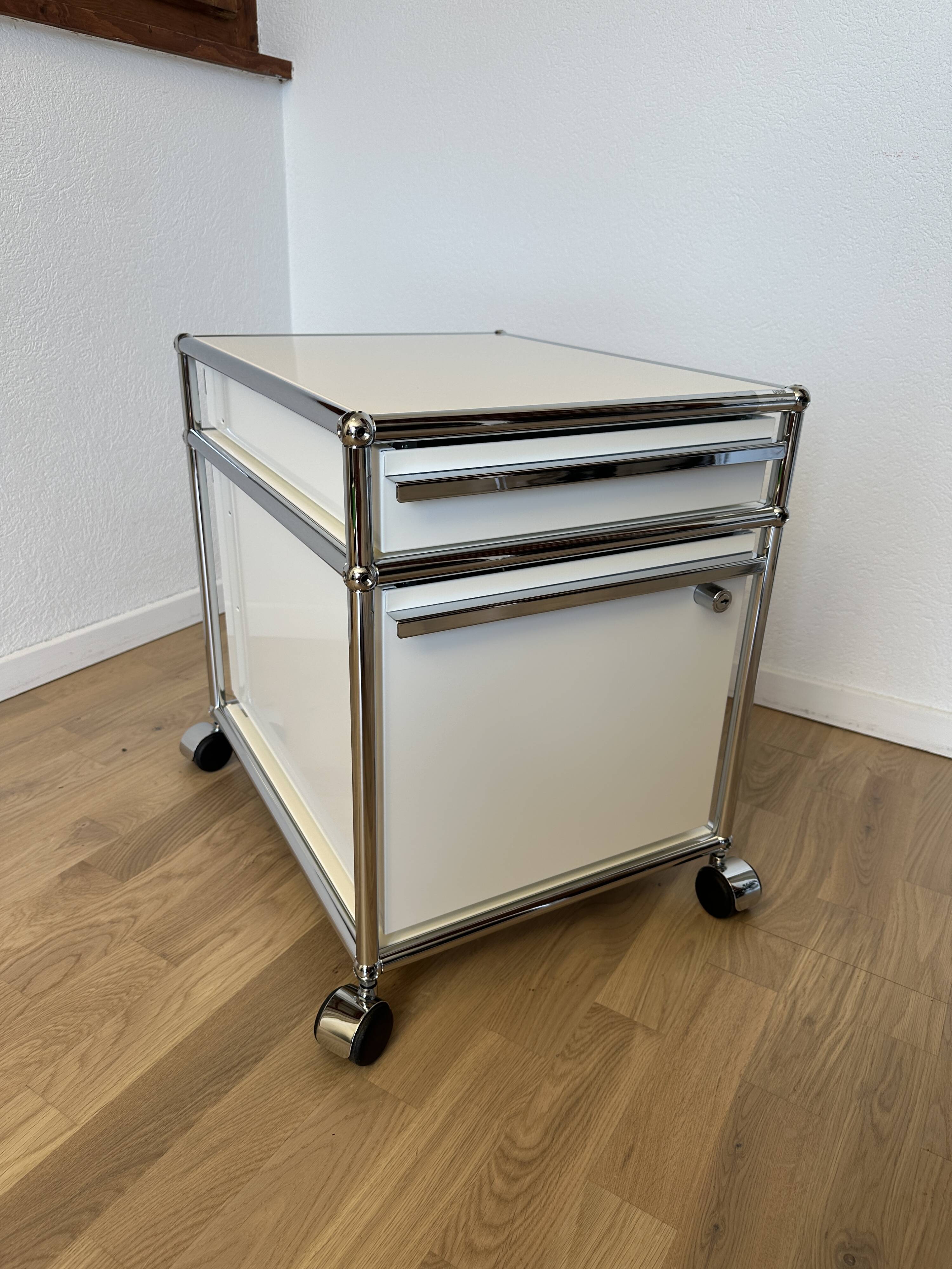 USM Haller rolling cabinet in Pure White