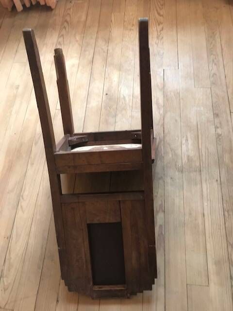 Set of 5 Art Deco chairs + one with a broken leg.