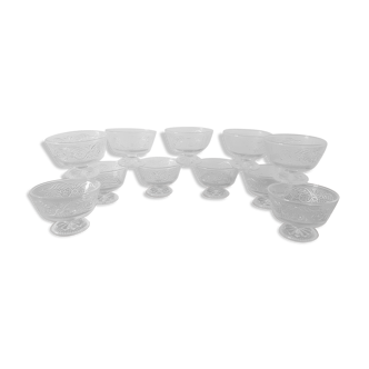 Set of 11 ice cream or fruit salad cups