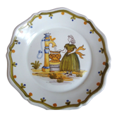 Assiette en faïence de l'est