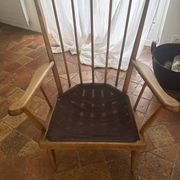 Fauteuil de style scandinave (esprit Windsor),
