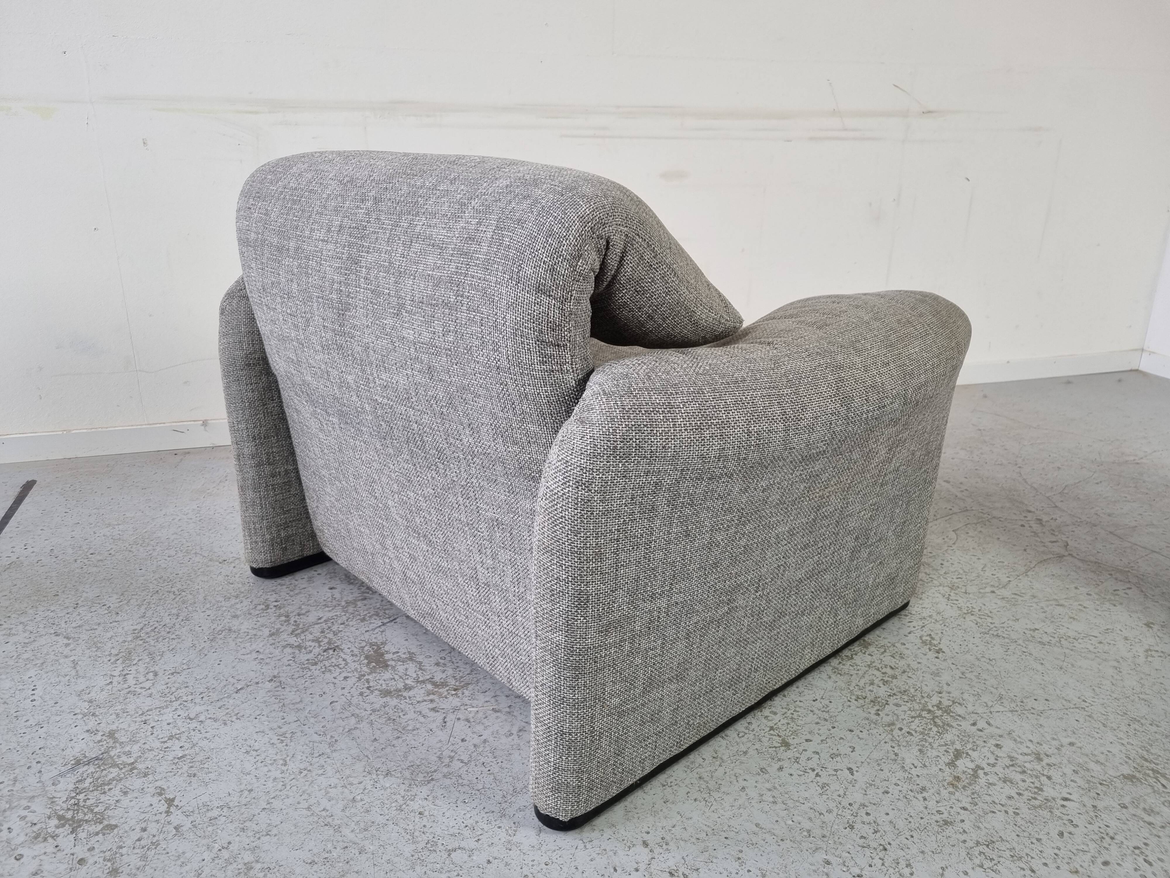 Armchair + ottoman Maralunga by Vico Magistretti for Cassina, 90s