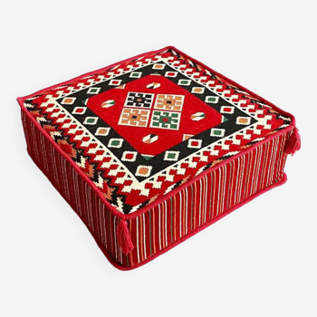 Oriental corner table, pouf