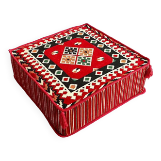 Oriental corner table, pouf