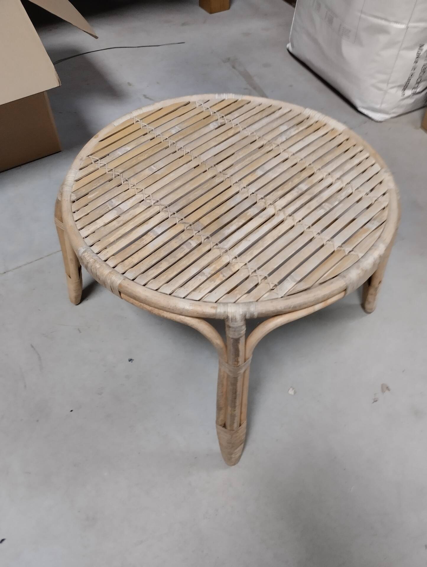 Table basse en rotin