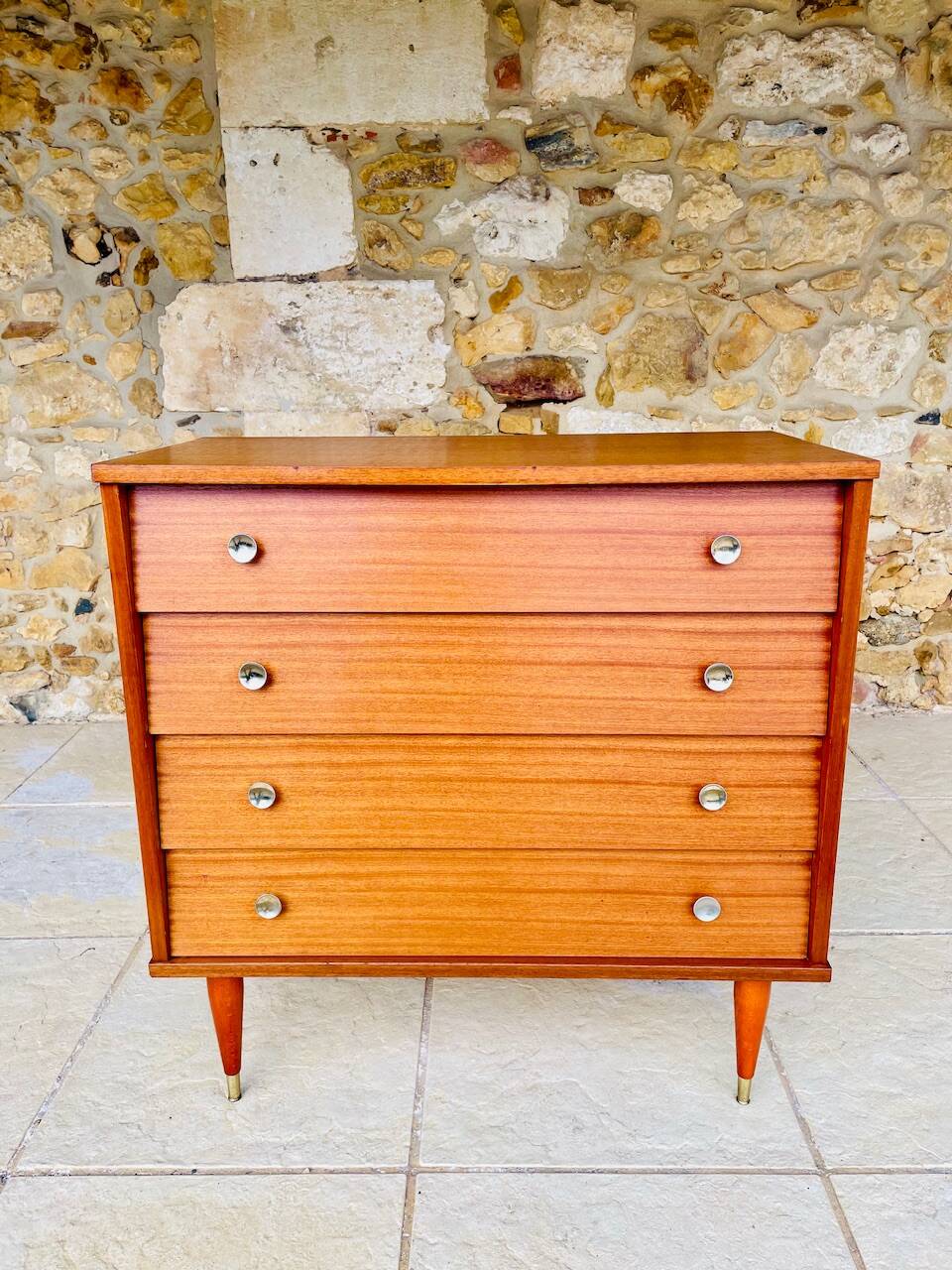 Vintage teak chest of drawers with 4 drawers, circa 1960s/1970s.