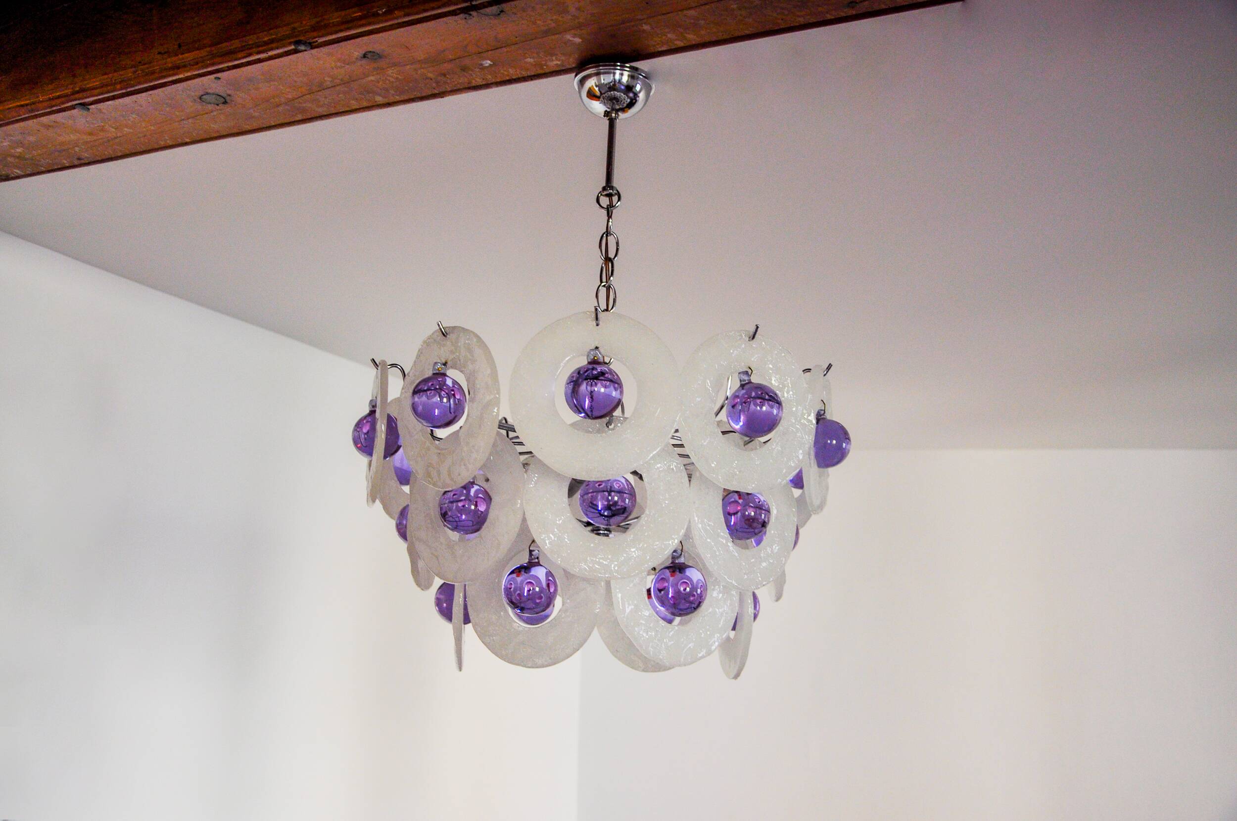 Sphera chandelier by Gino Vistosi, purple and white murano glass, Italy, 1970