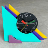 Vintage 80s clock - triangles