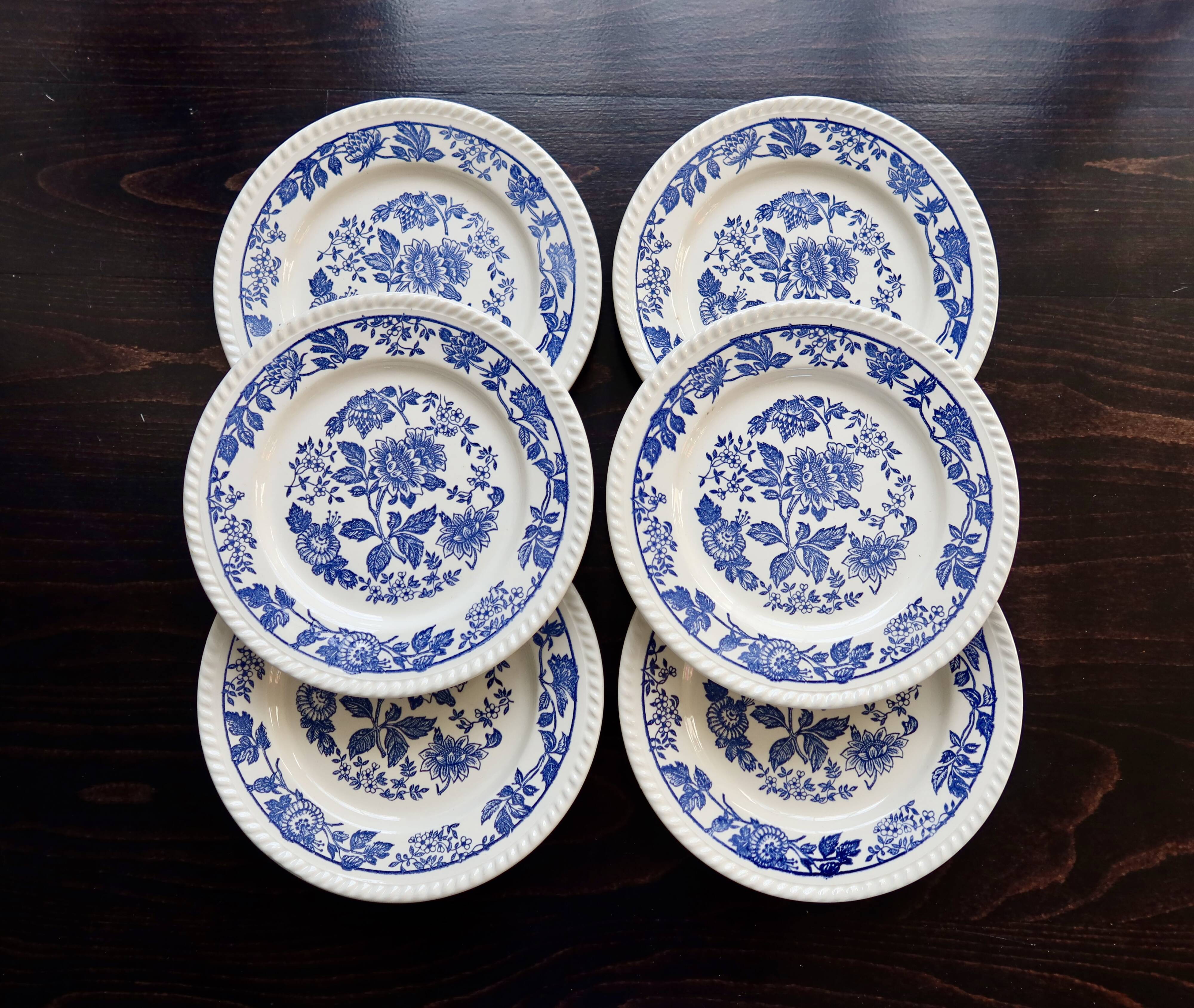 6 vintage white porcelain dinner plates with a blue floral pattern