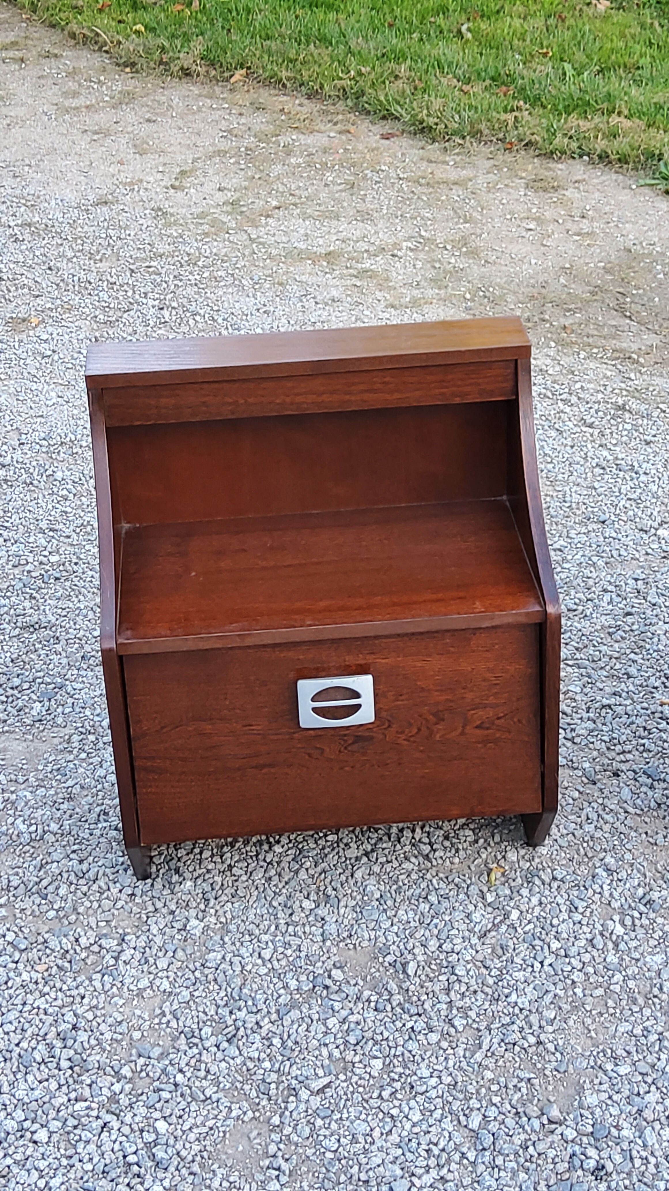 Pair of bedside tables from the 70s in rosewood stained oak veneer