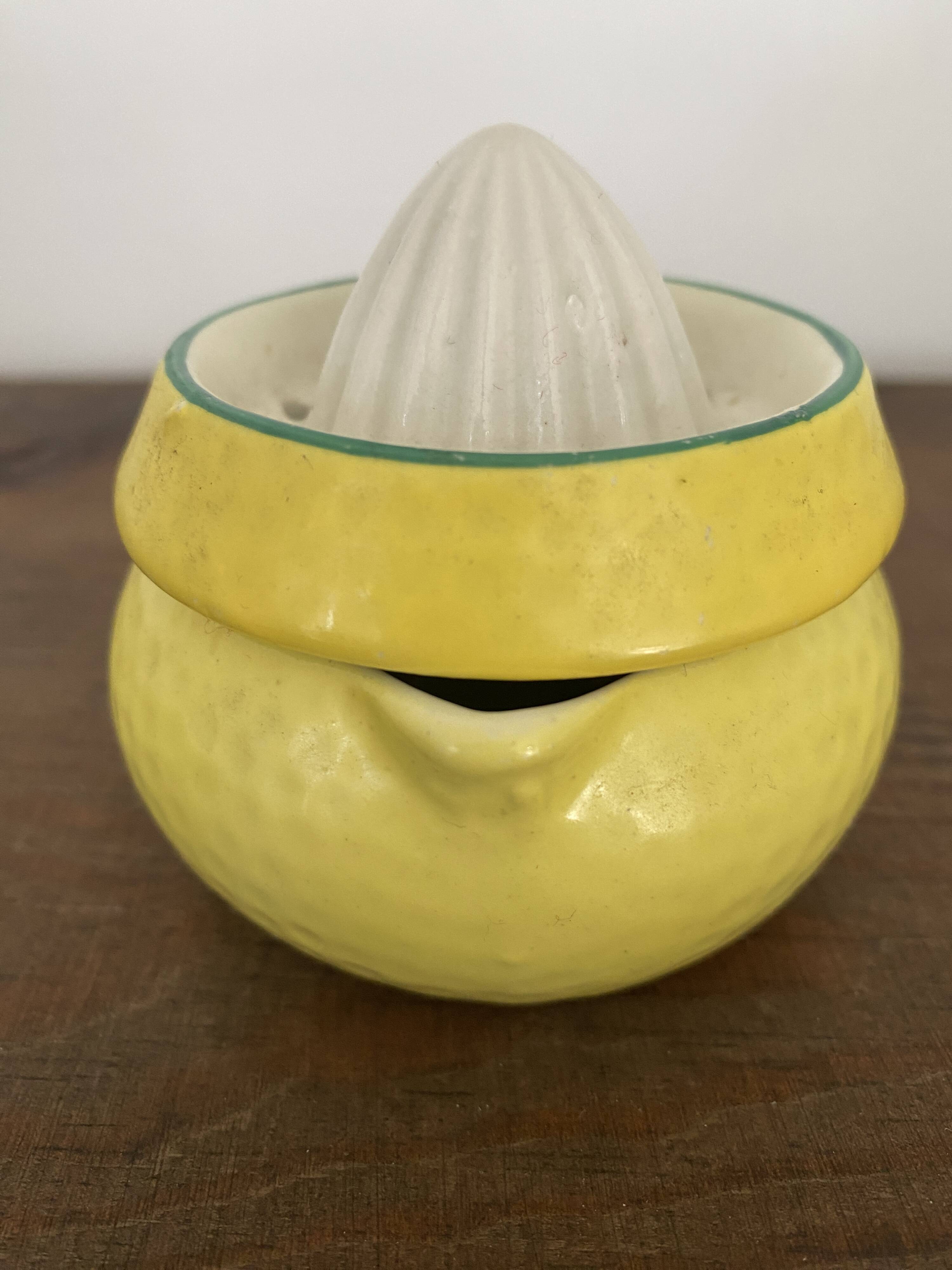 Citrus press, lemon squeezer lemon shape vintage 20s