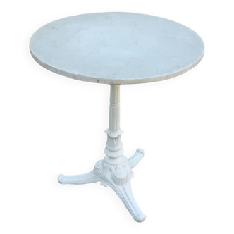 Bistro pedestal table