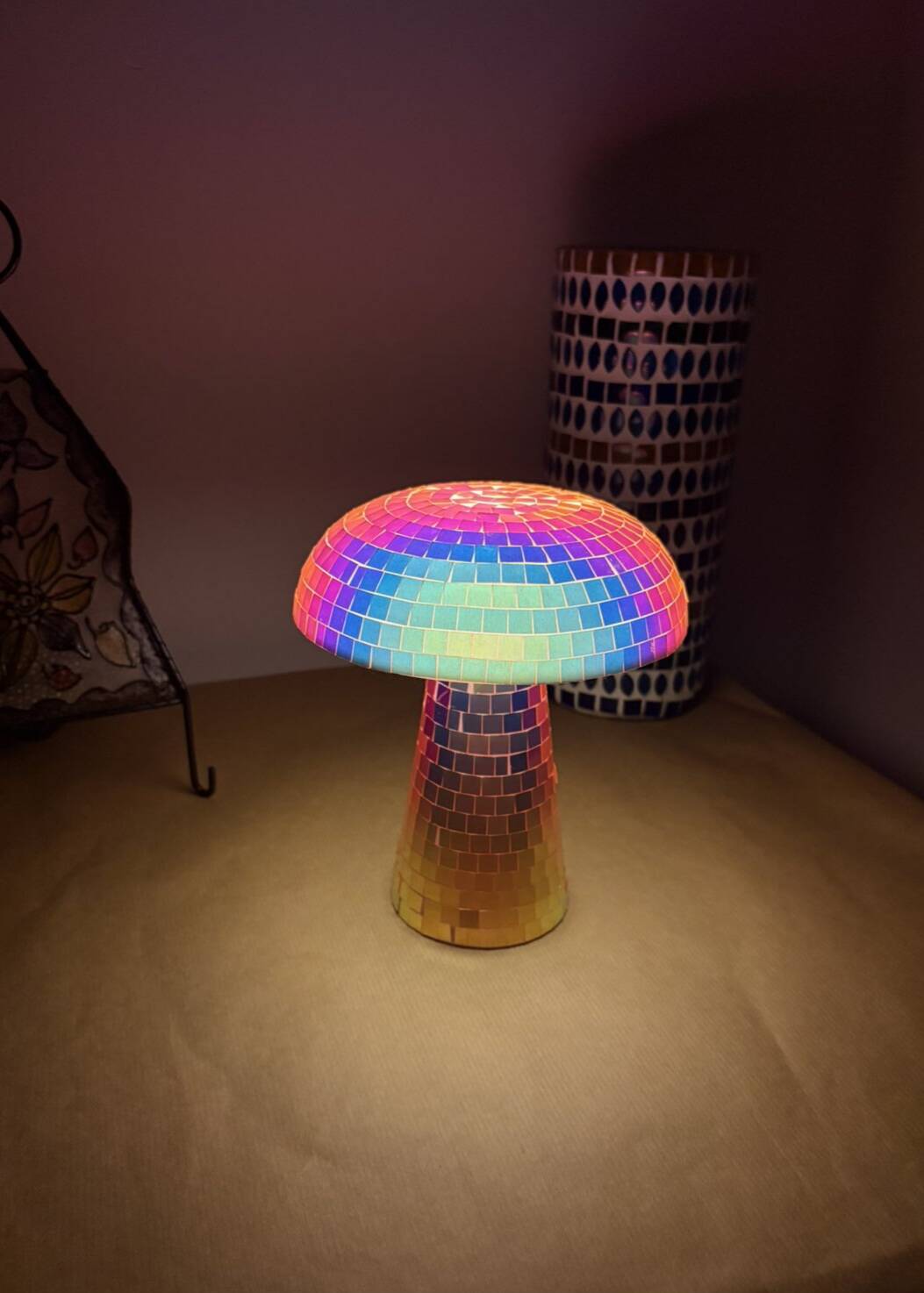 Lampe champignon mosaïque multicolore