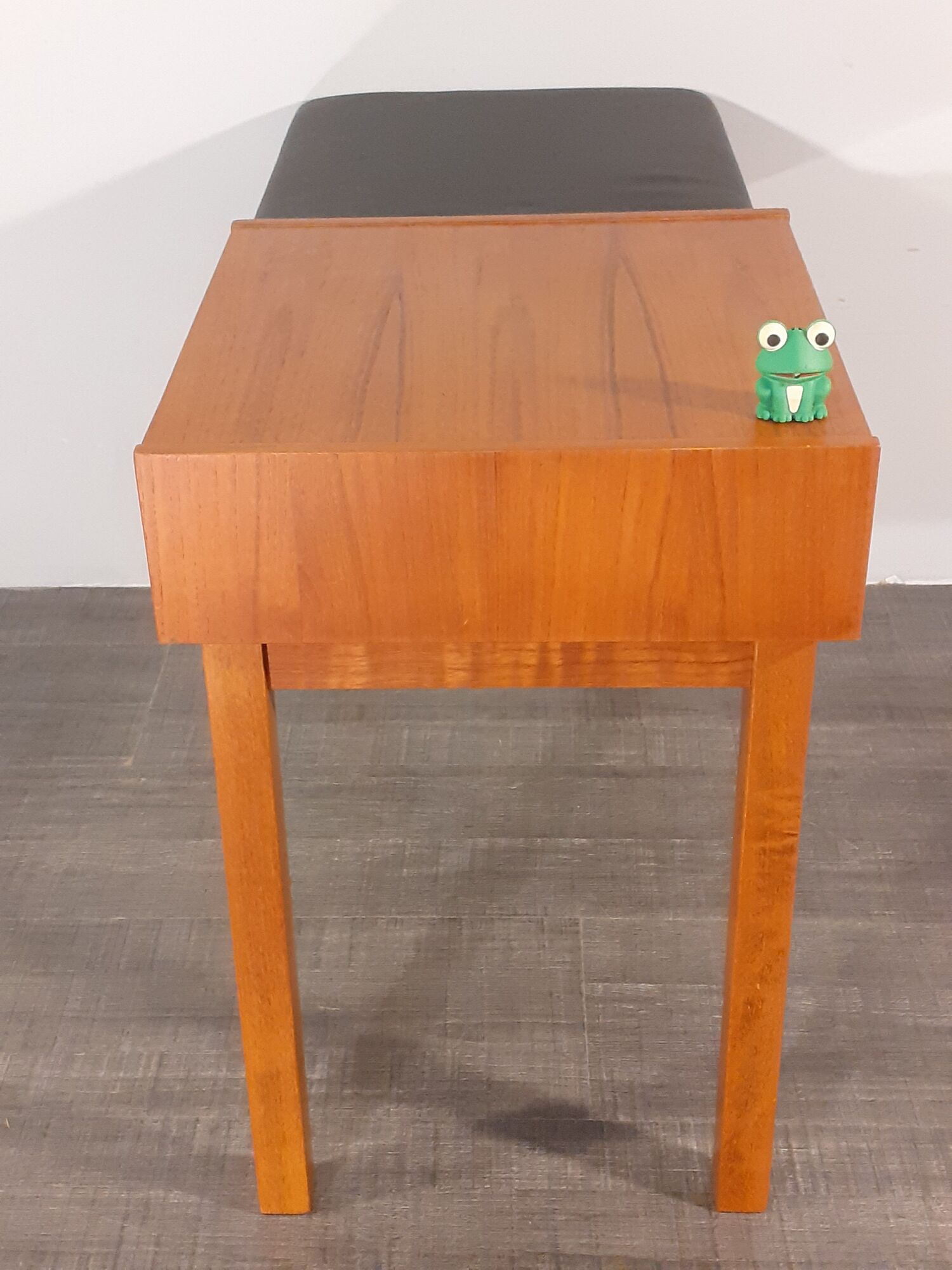 Norwegian entrance furniture in teak and black leather, 1960s