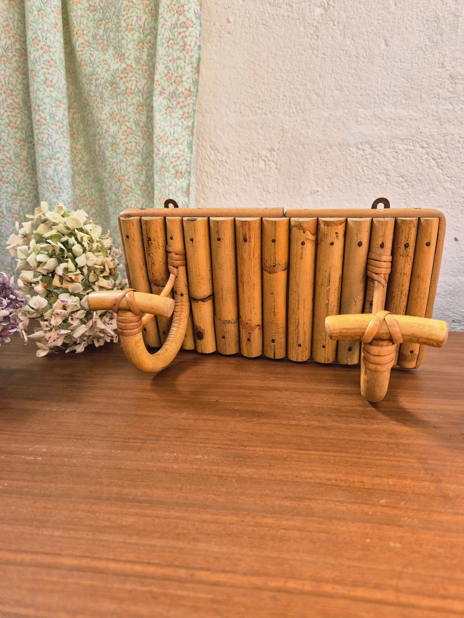 Patère double vintage rotin