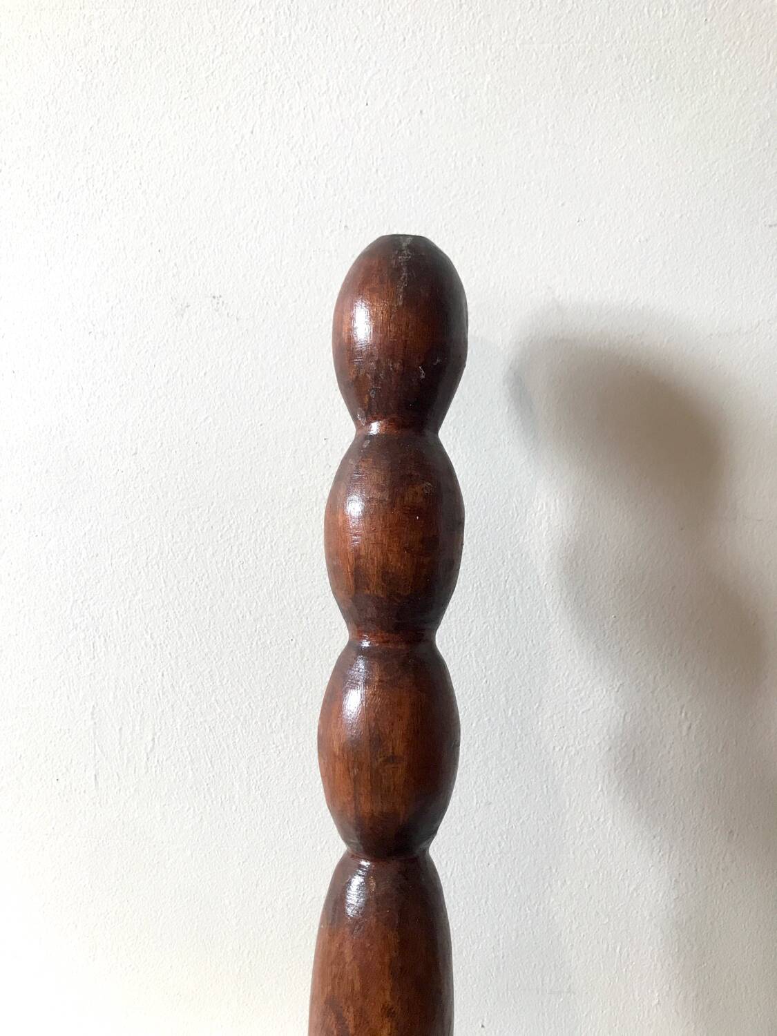 Tripod stool with coil legs